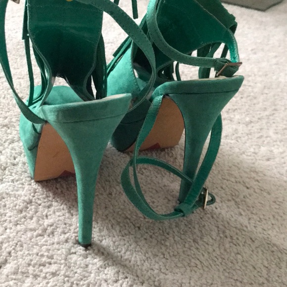 Heels - Picture 2 of 3